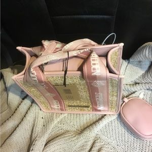 Steve Madden pink BWEBBER cross body bag.